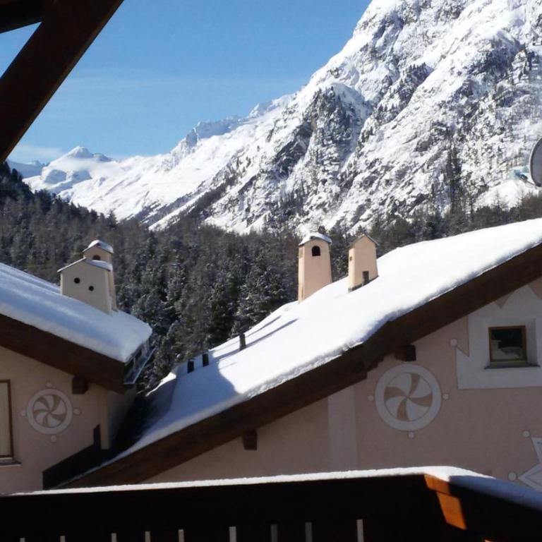 Chesa Delfin - Apartment mit Blick auf die Berge - 12