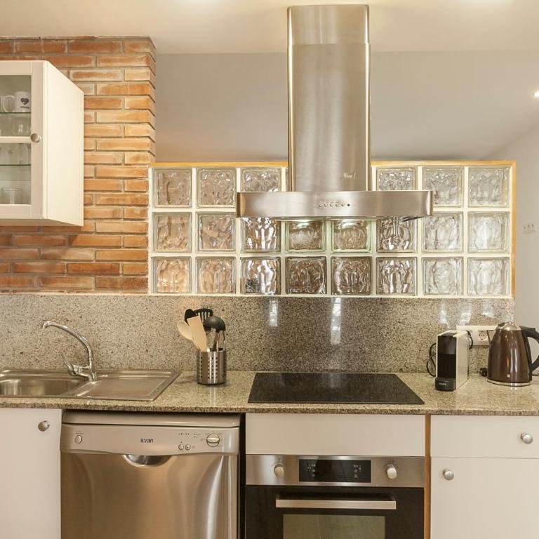 Lets Holidays NICE LOFT IN THE CENTER OF TOSSA - Estudio con 1 cama grande - 5
