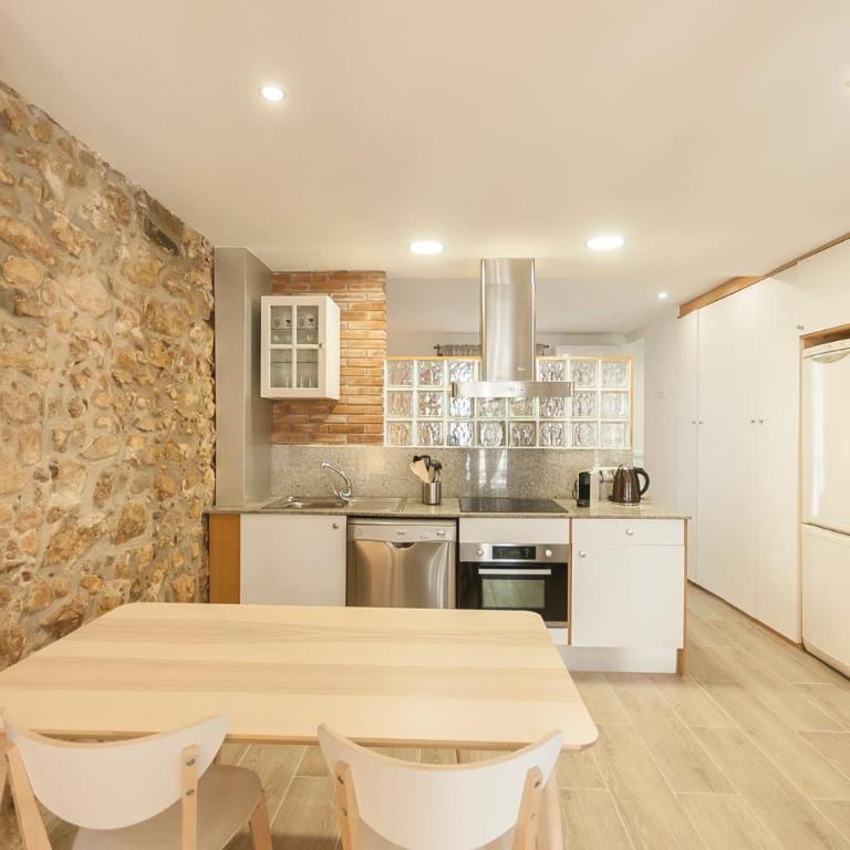 Lets Holidays NICE LOFT IN THE CENTER OF TOSSA - Estudio con 1 cama grande - 7