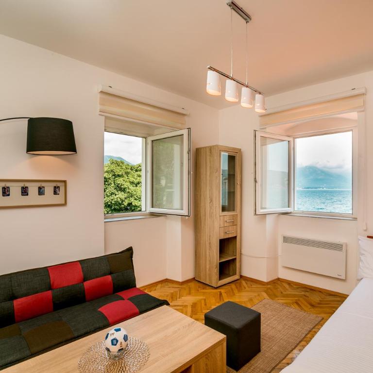 Apartments Villa Jovanka - Apartment with Sea View - 1