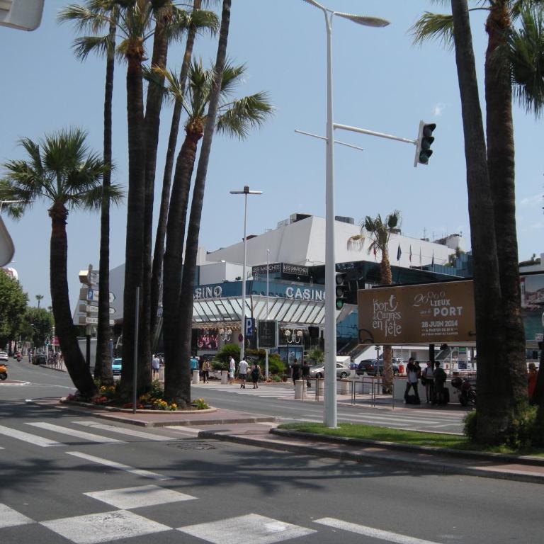 Charlie Chaplin 2 pièces 3 étoiles calme plein centre de Cannes, 5mn des plages et Palais - Appartement - 28