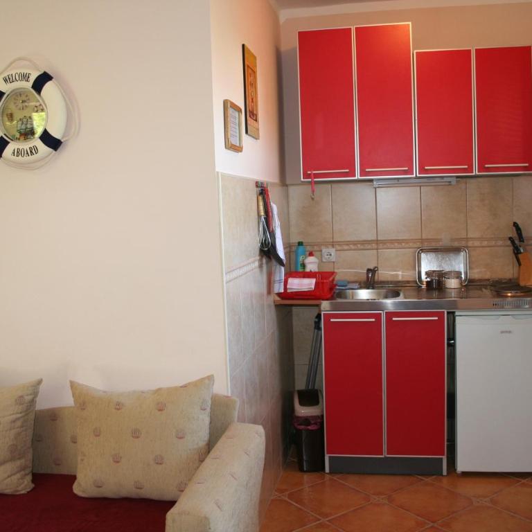Apartments Penovic - One-Bedroom Apartment - 8