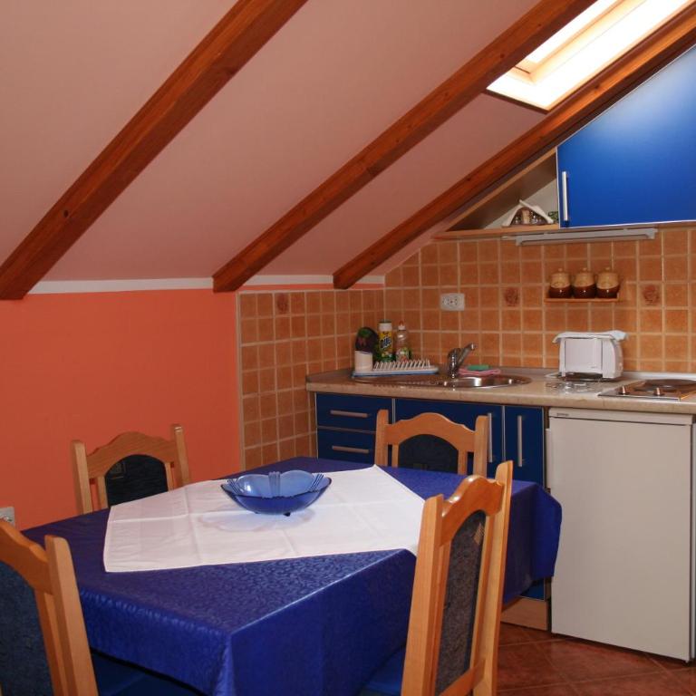 Apartments Penovic - Studio - Attic - 8