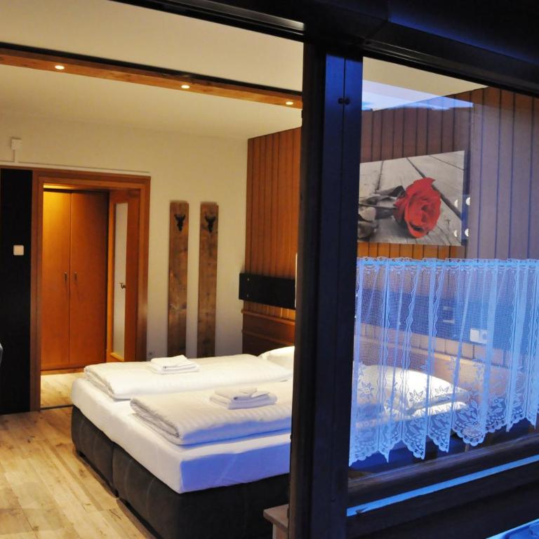 Pension & Apartments Weissbriach - Doppelzimmer mit Balkon - 8