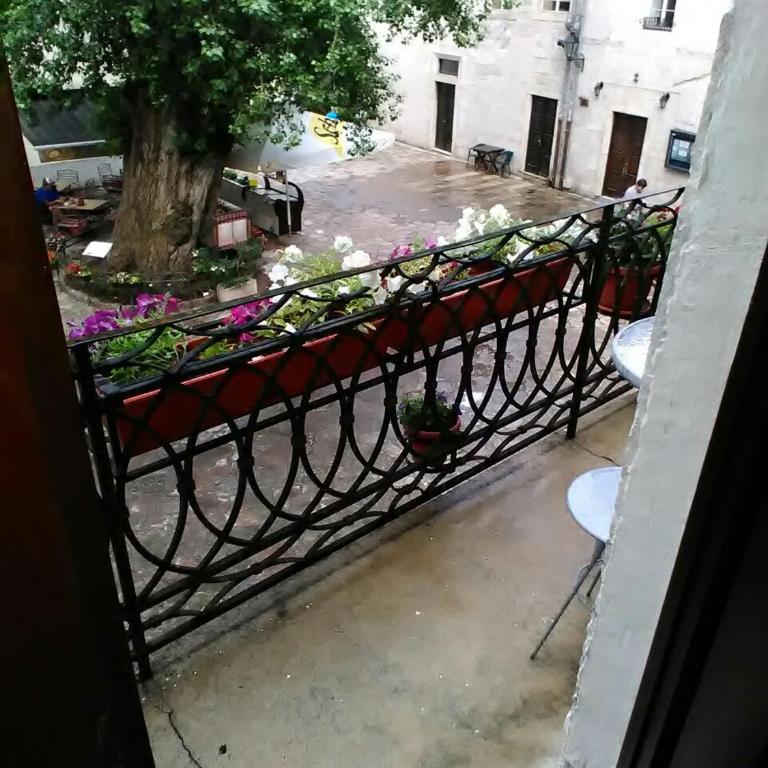 Guesthouse Nikoleta - Double or Twin Room with Balcony - 2