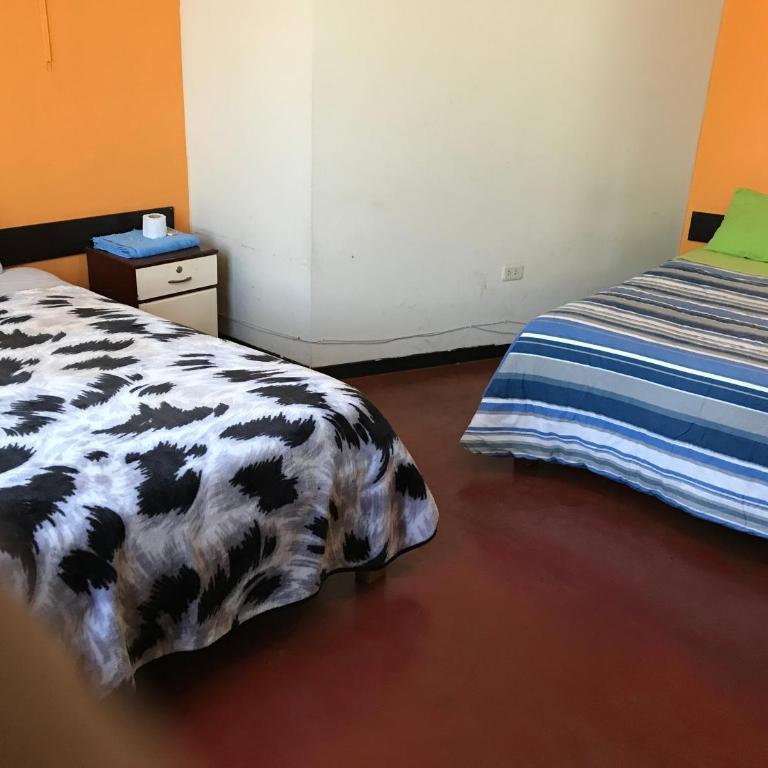 Tour Hostal Wanka - Habitación Doble con baño privado - 2