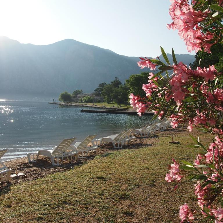 Holiday house in the Kotor Bay - Two-Bedroom Suite - 11