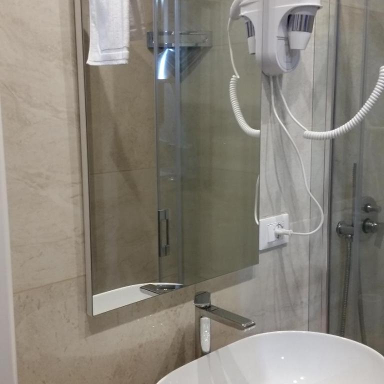 La Bonbonnier - One-Bedroom Apartment - 7