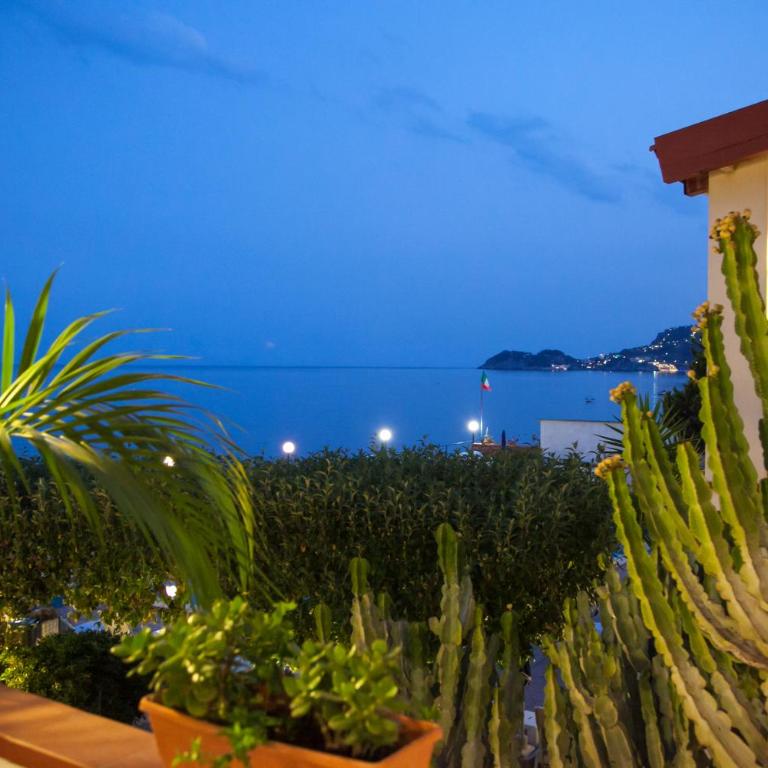 Park Hotel Silemi - Camera Matrimoniale/Doppia con Letti Singoli con Vista Mare - 7