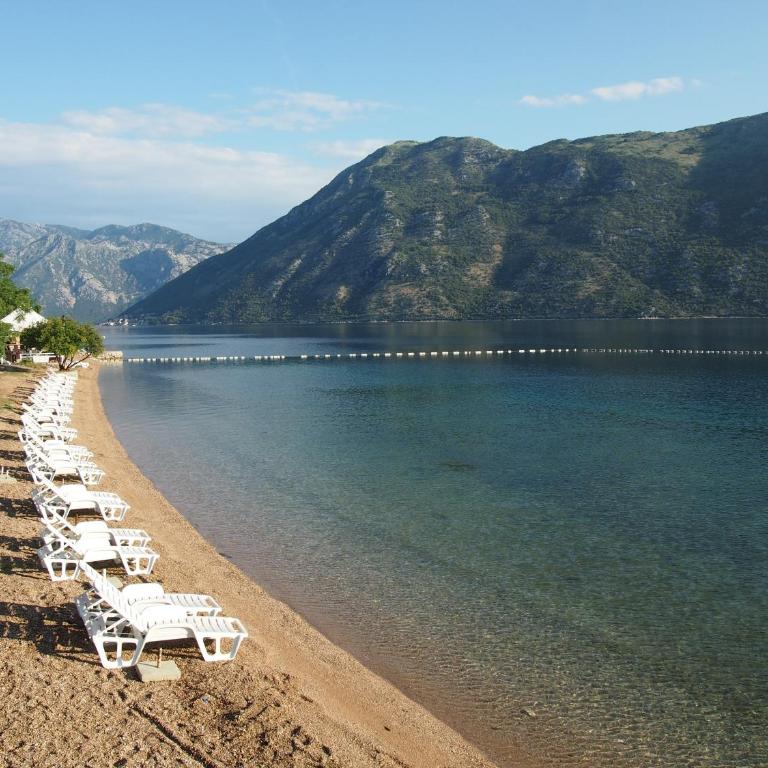 Holiday house in the Kotor Bay - Two-Bedroom Suite - 12