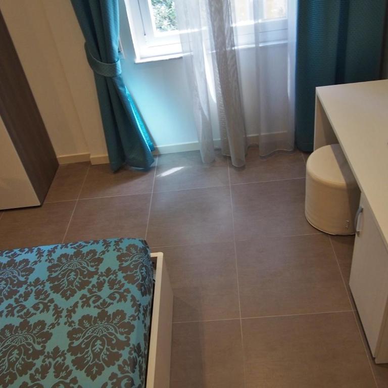 Endro's Rooms - Camera Matrimoniale con Balcone - 3