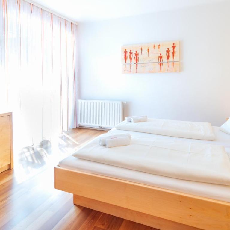 Wohlfühlpension Kristan - Doppelzimmer mit Balkon oder Terrasse - 1