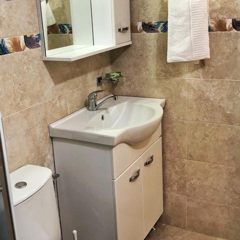 Guest House Alea - Apartment with Balcony - 8