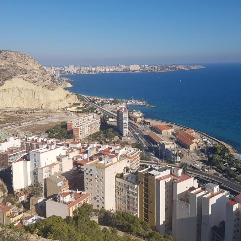 Calle Arquitecto Vidal - Apartamento - 28