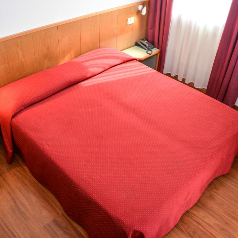 Hotel Sport - Camera Standard Matrimoniale/Doppia con Letti Singoli - 5