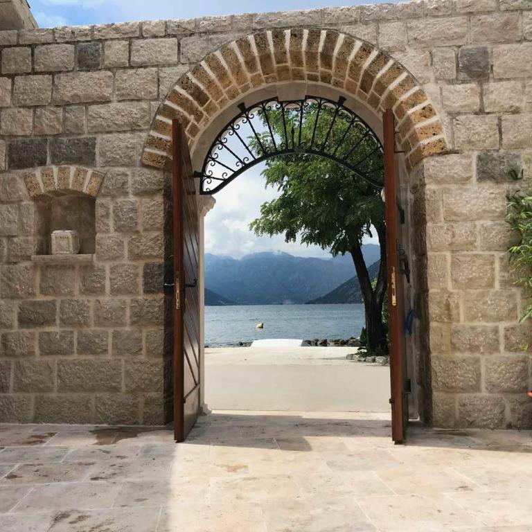 Stone House 264 Beachfront Villa with Private Beach - Villa - 1