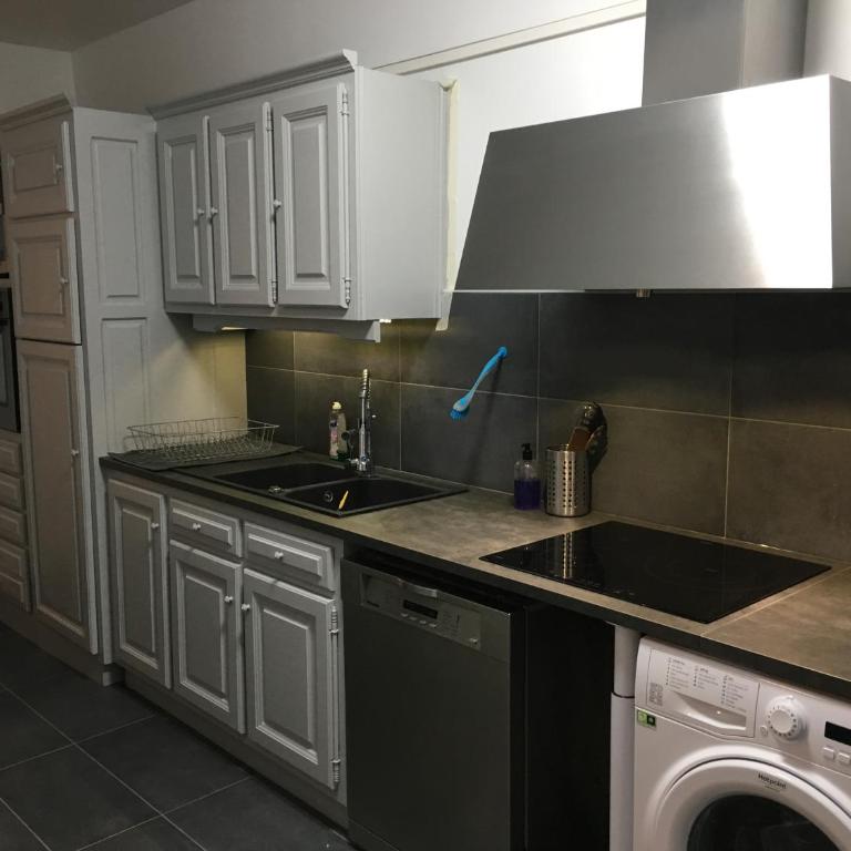 BedinReims "burgundy bottle" 110m2 Exceptional, 4 chambres doubles, 2 bain, free park & wifi, tout équipé - Appartamento - 29