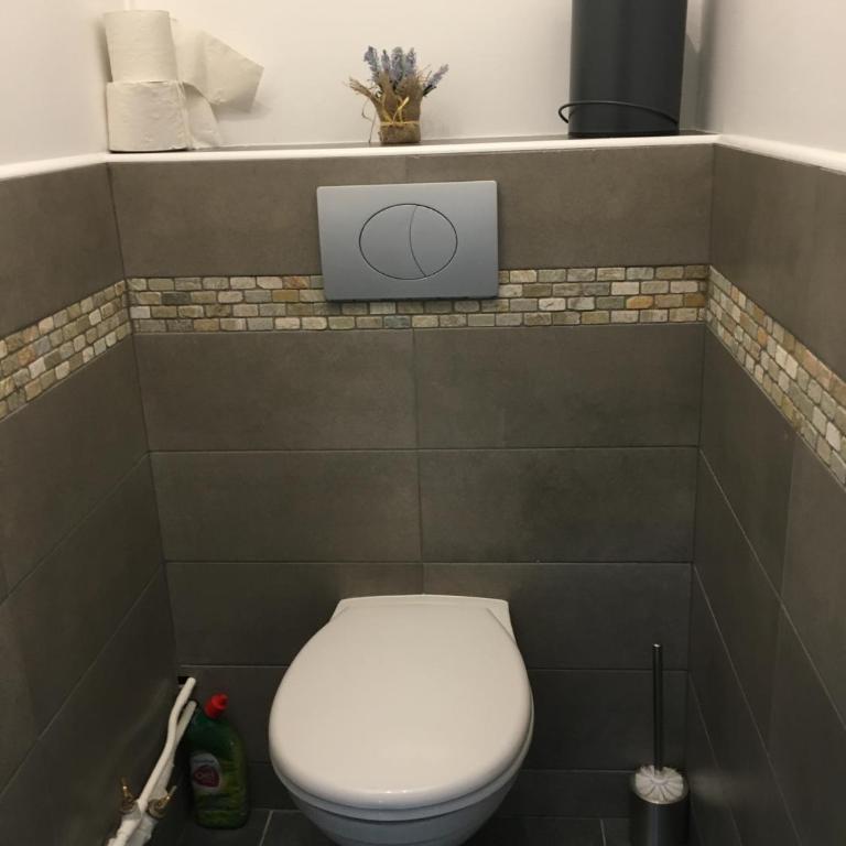 BedinReims "burgundy bottle" 110m2 Exceptional, 4 chambres doubles, 2 bain, free park & wifi, tout équipé - Appartamento - 47