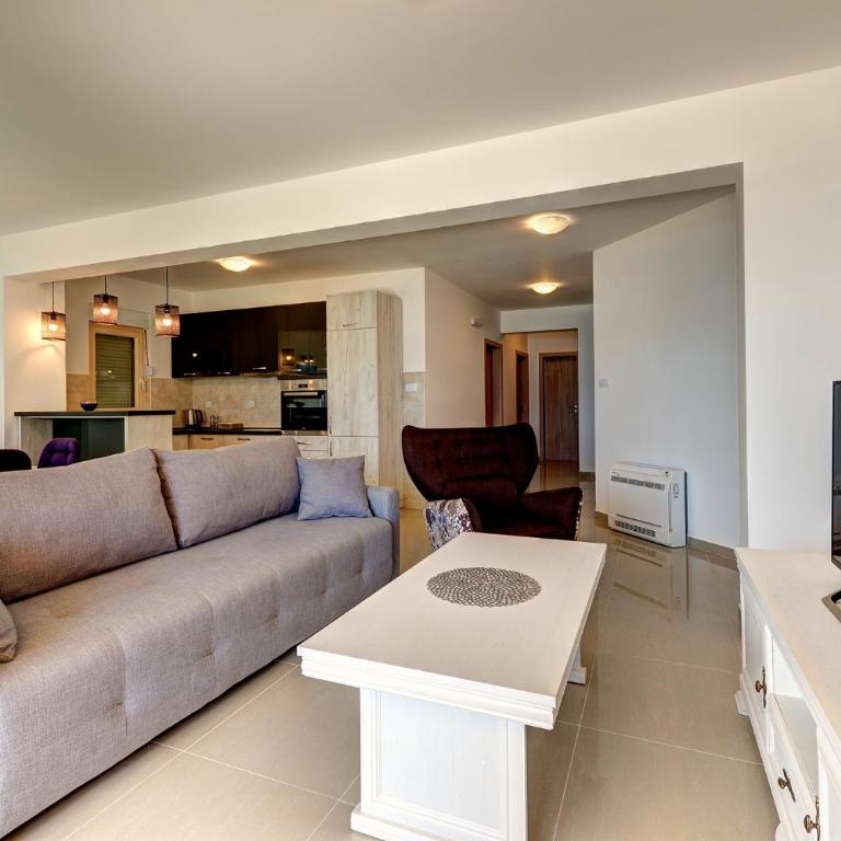 Apartments Villa Adriatic - Apartment with Balcony - 12