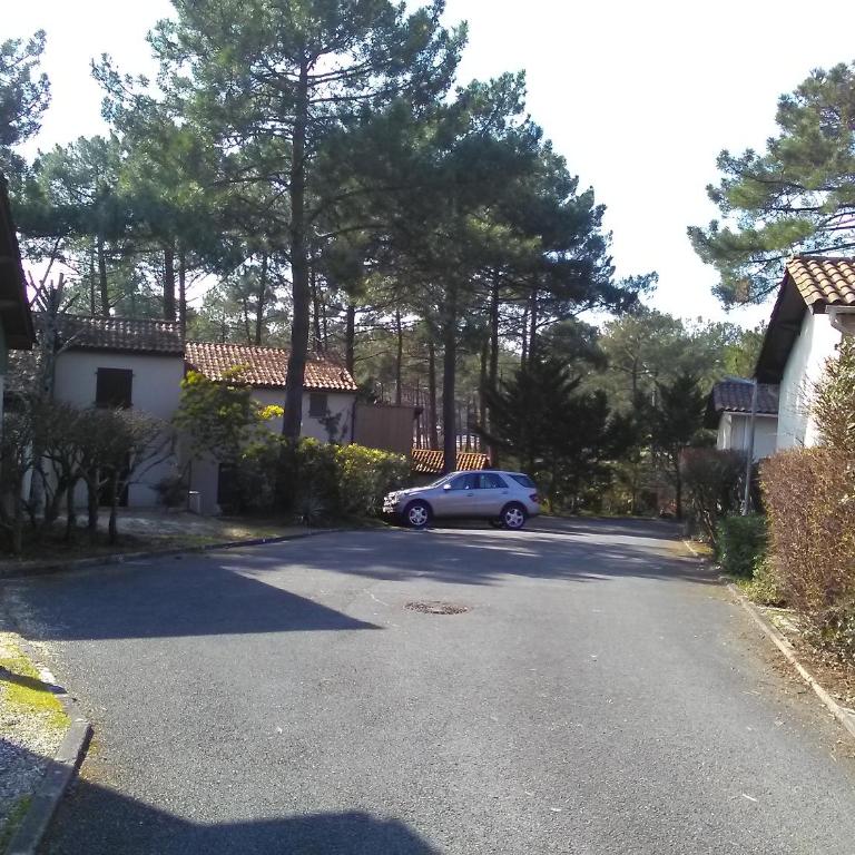 PROMO Maisonnette donnant sur la Pinède - Two-Bedroom House - 10
