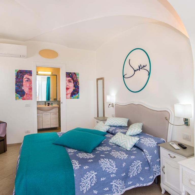 Villa Patrizi - Deluxe Double Room with Balcony and Sea View - 4
