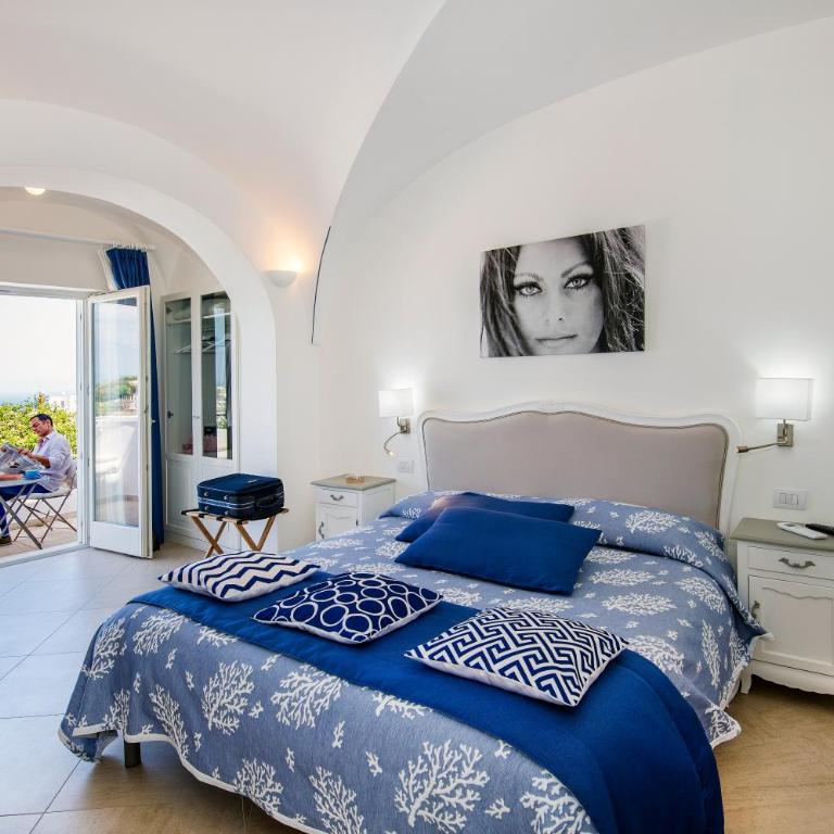 Villa Patrizi - Deluxe Double Room with Balcony and Sea View - 1