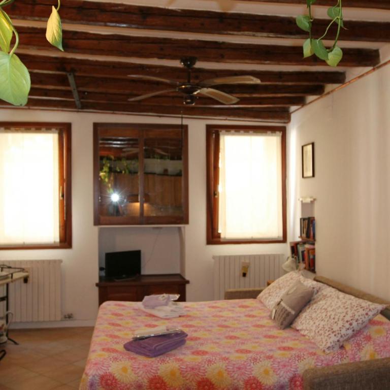 High Hopes - Studio Apartment - 8