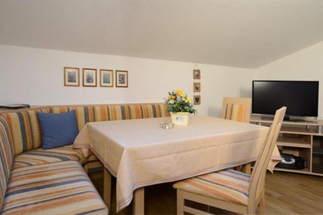 Haus Vierjahreszeiten - Apartment mit 2 Schlafzimmern - 2