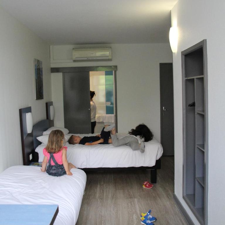 Hôtel The Originals Access - proche centre-ville - Gare - Chambre Familiale - 1 à 4 Personne(s) - 3