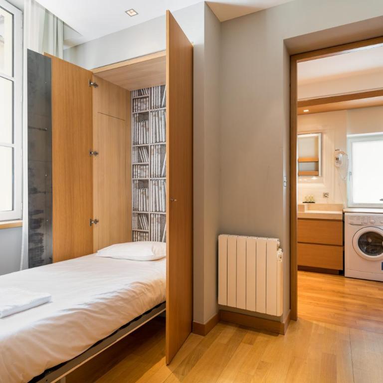 Honorê - Suites Bellecour - Suite Junior 1 Chambre (3 Adultes) - 28 Place Bellecour - 8