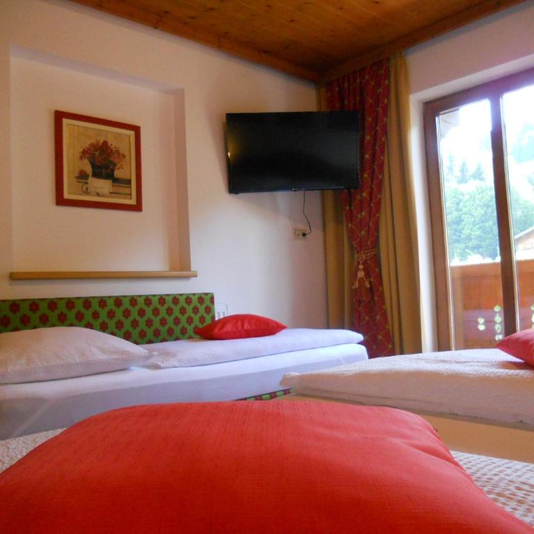 Pension Zeitlos - Doppelzimmer mit Zustellbett - 7