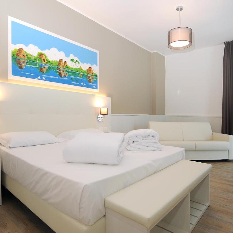 Marina Palace Hotel 4 stelle S - Camera Quadrupla Deluxe con Vista Mare Laterale - 7