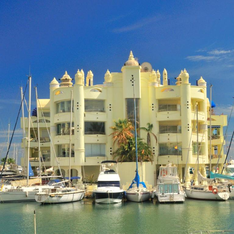 Capaldi Luxury Holiday Rentals Puerto Marina Benalmadena - Apartment - 1