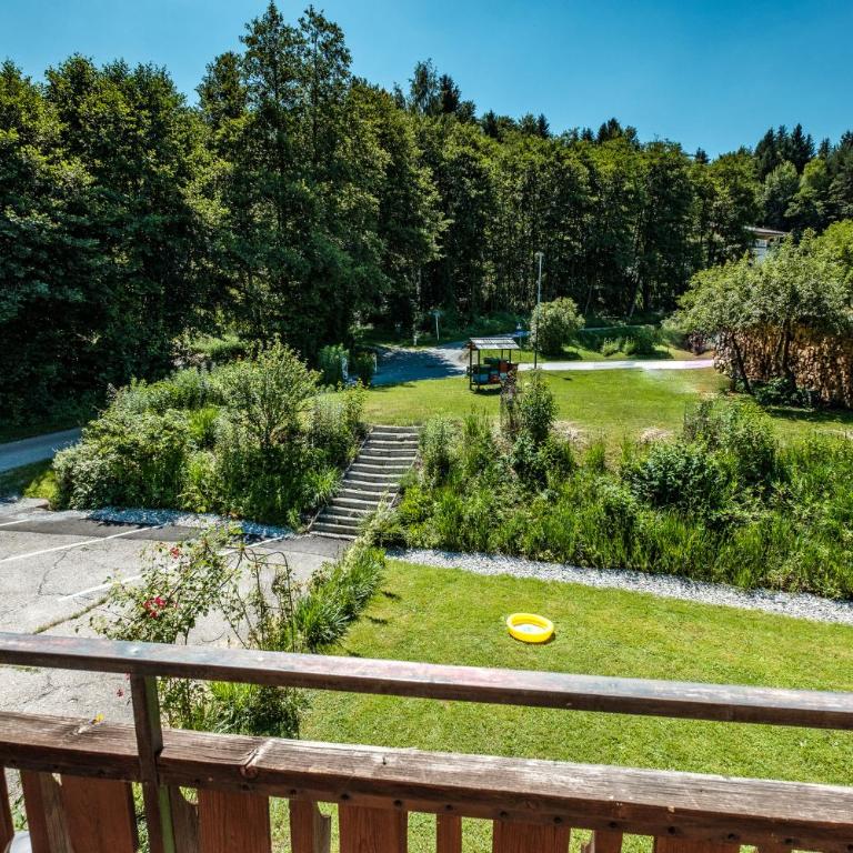 Gästehaus Genf - Kleines Doppelzimmer mit Gartenblick und Balkon - 20