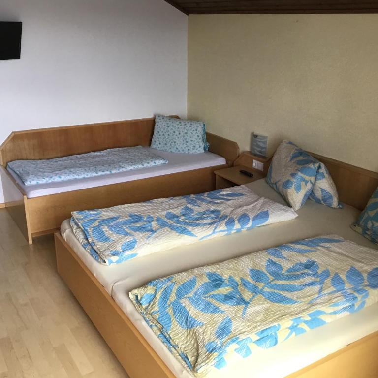 Gasthof Wadl - Triple Room with Lake View - 1