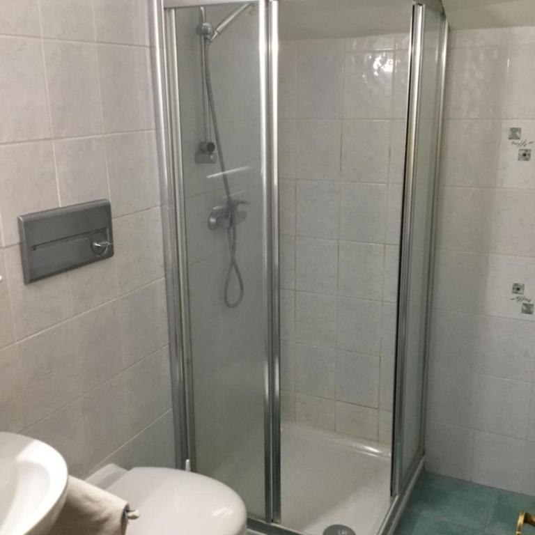 Gasthof Wadl - Triple Room with Lake View - 2