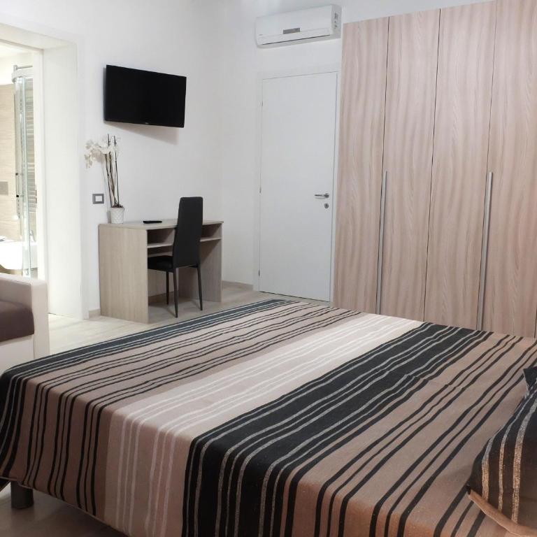 Centro Storico Rooms - Camera Tripla Classic - 7