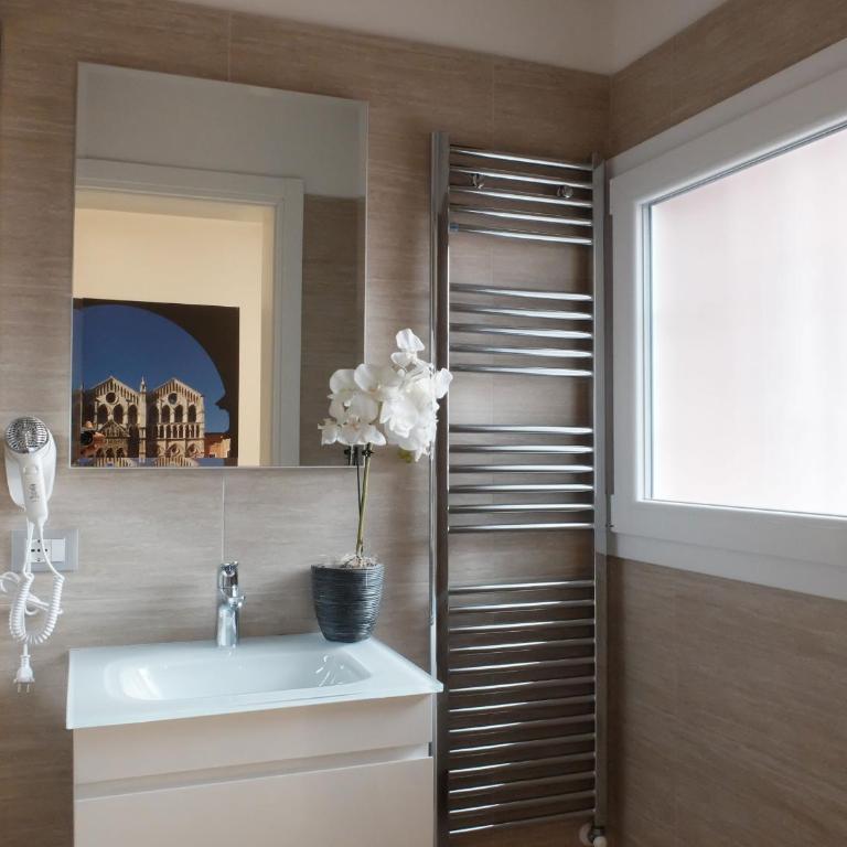 Centro Storico Rooms - Camera Tripla Classic - 11
