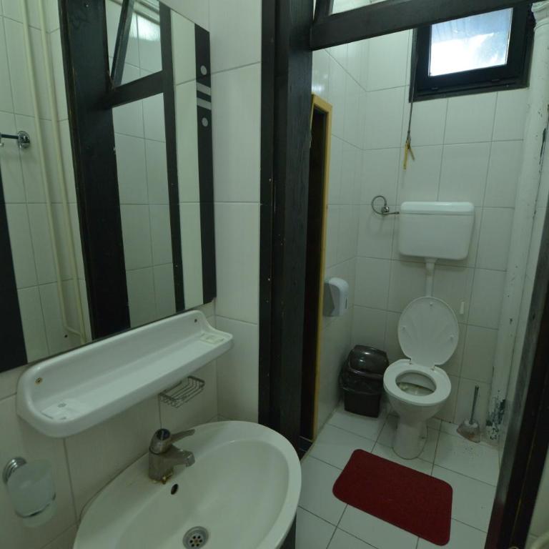 Guesthouse Duga - Dvokrevetna Soba sa Bračnim Krevetom i Sopstvenim Kupatilom - 3