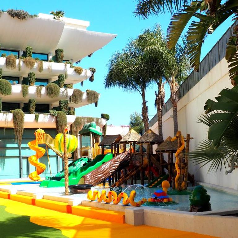Hotel Deloix 4* Sup - Habitación Doble con 2 camas (2 adultos + 1 niño) - 10