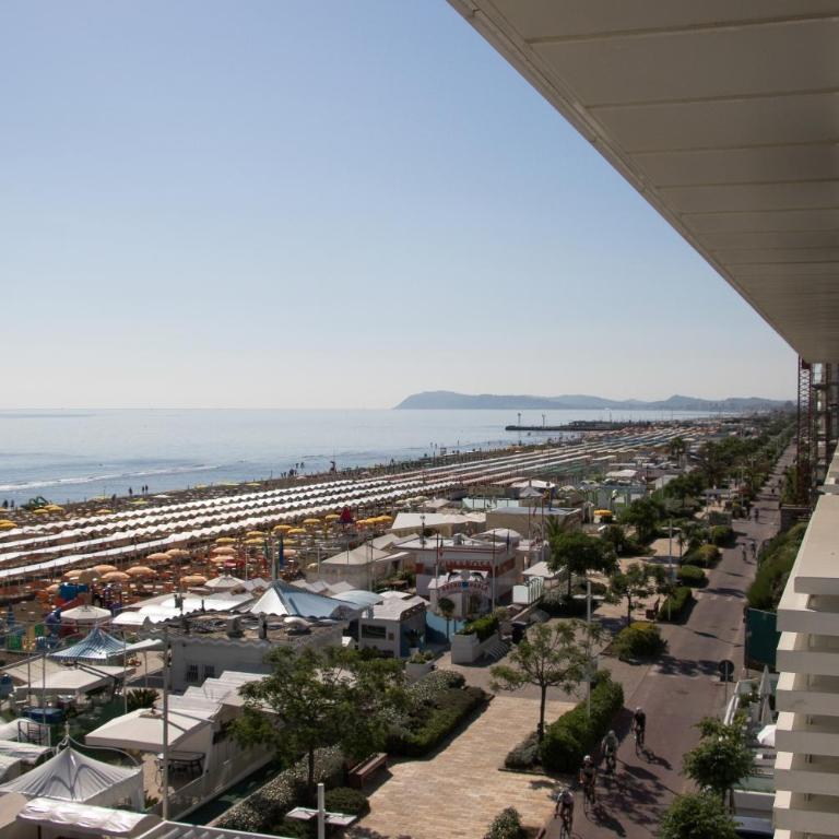 Club Hotel - Fronte Mare con Depandance adiacente - Camera Matrimoniale con Balcone e Vista Mare - 4