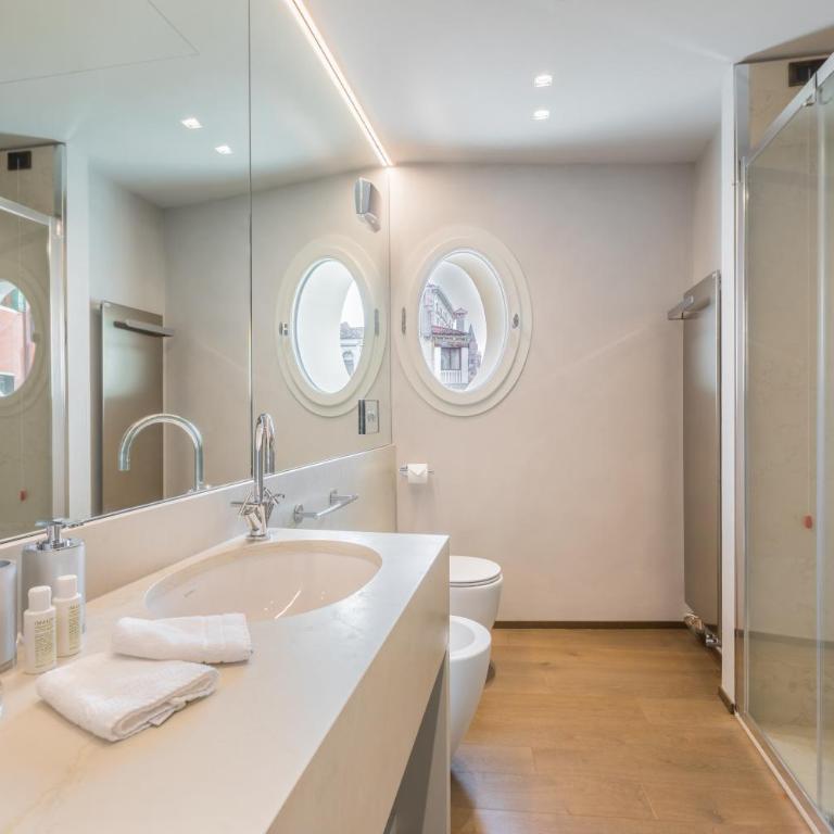 Palazzo Morosini Degli Spezieri - Lifestyle Apartments - Luxury Two-Bedroom Apartment with Terrace and Canal View - 1
