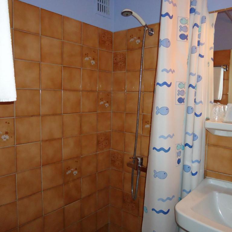 Hotel des Voyageurs - Chambre Triple - 1