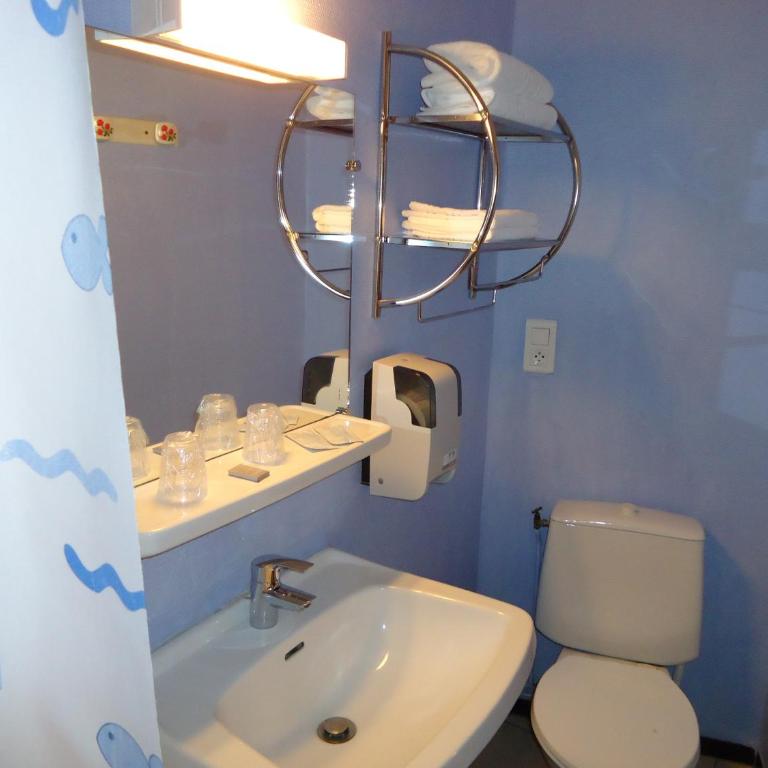 Hotel des Voyageurs - Chambre Quadruple - 1