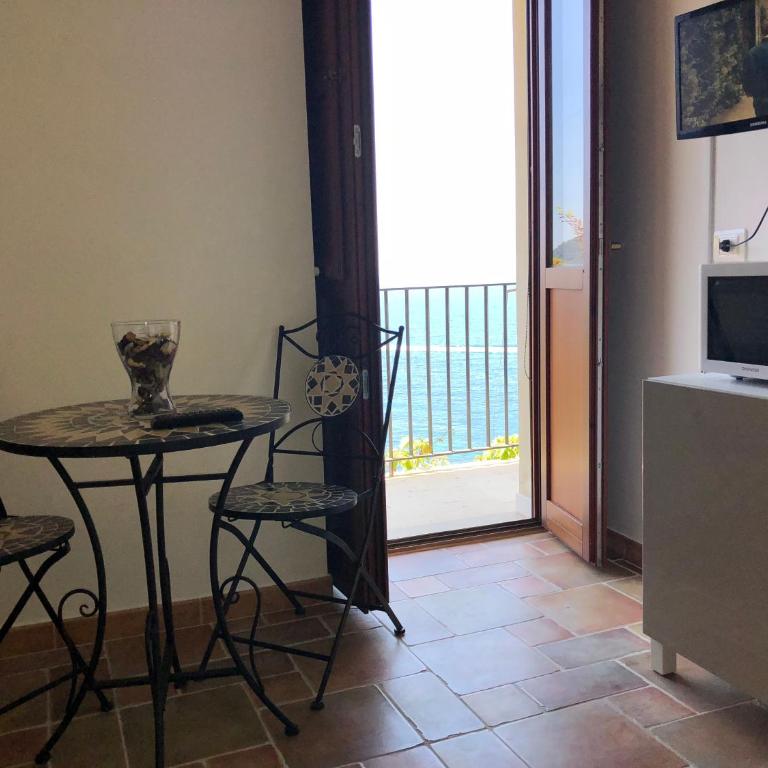Cala San Francesco B&B - Camera Deluxe Matrimoniale con Vista Mare - 3