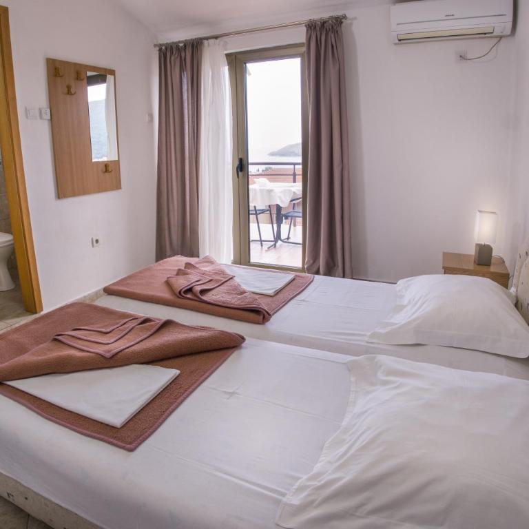 Matej - Twin Room with Sea View - 5