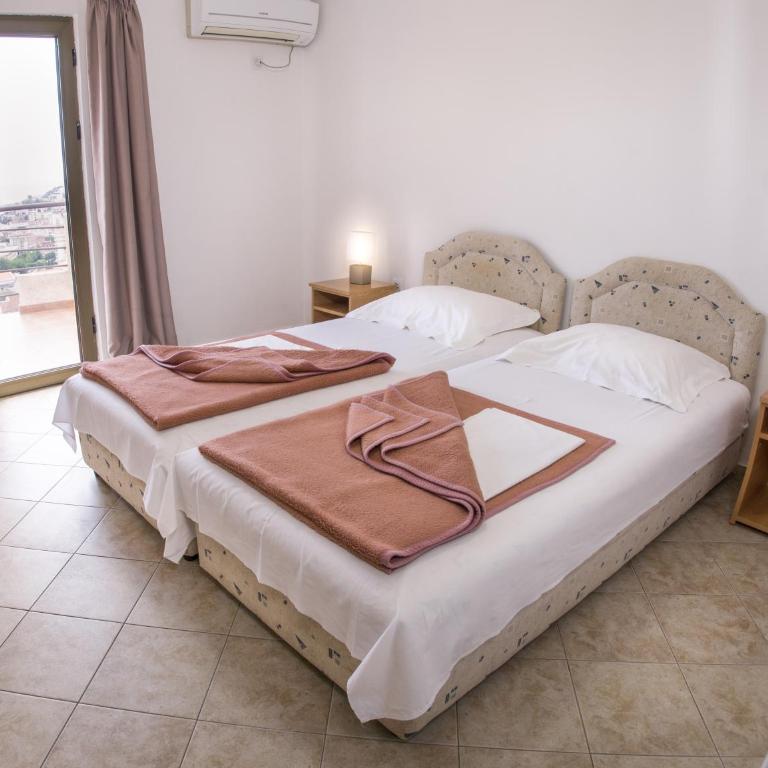 Matej - Twin Room with Sea View - 6
