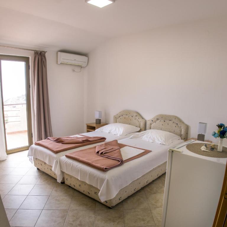 Matej - Twin Room with Sea View - 7
