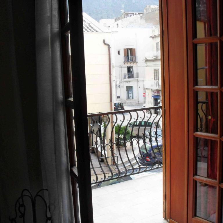 Home Vivaldi - Camera Familiare con Balcone - 10