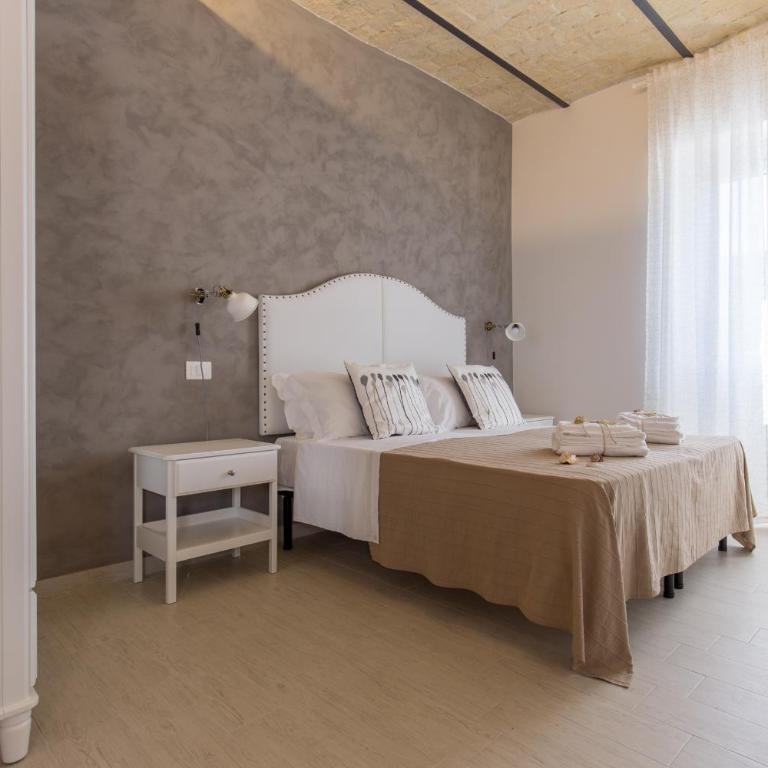 Al Faro Bianco B&B e Residence con parcheggio - Camera Matrimoniale Deluxe - 1